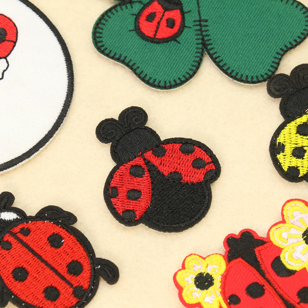 2Pc Cartoon Lieveheersbeestje  - Embroidery Lady Bug recensie en prijs
